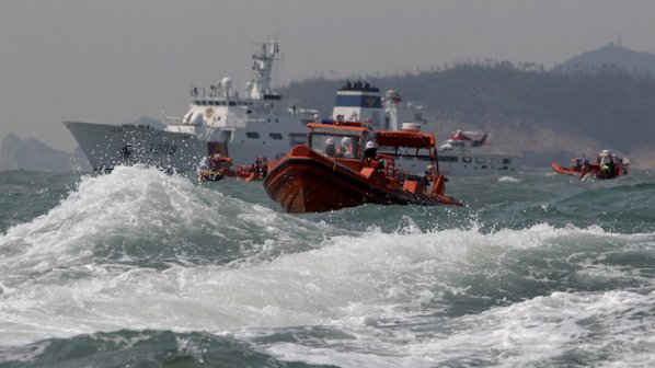 Жертвите на потъналия южнокорейски ферибот вече са 180 души