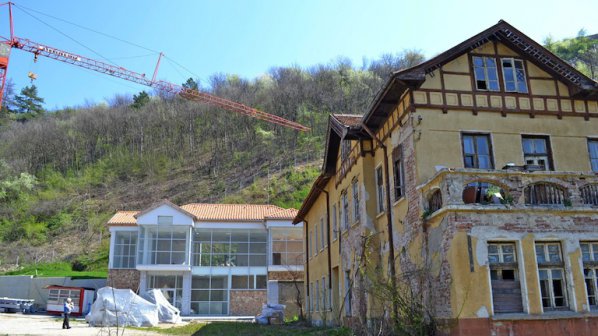 Велико Търново иска държавата да прехвърли собствеността на историческата гара “Трапезица”
