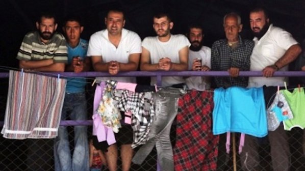 ДАНС: Съмнителни парични потоци текат към бежанци от Сирия, Иран и Афганистан