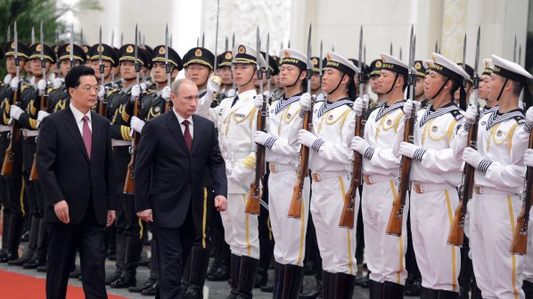 Русия и Китай: Да се откажем от езика на едностранните санкции