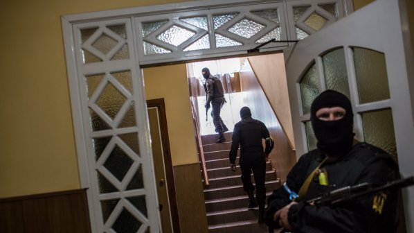 Киев: Терористите в Луганск използват хора за жив щит