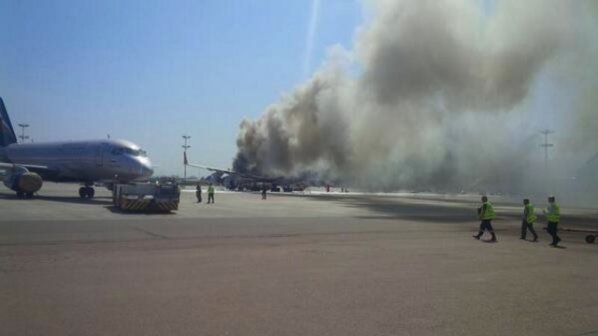 Самолет се подпали на московско летище (снимка)