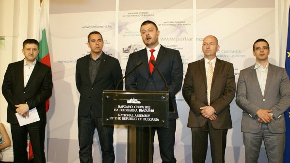 Бареков: Станишев се опитва да спаси мястото си в ЕП