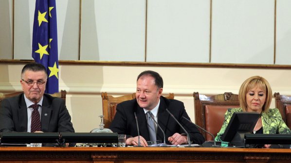 Исканият от Плевнелиев референдум влиза в парламента до края на седмицата