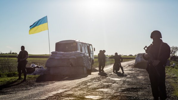 Украйна струпва войски на границата с Русия