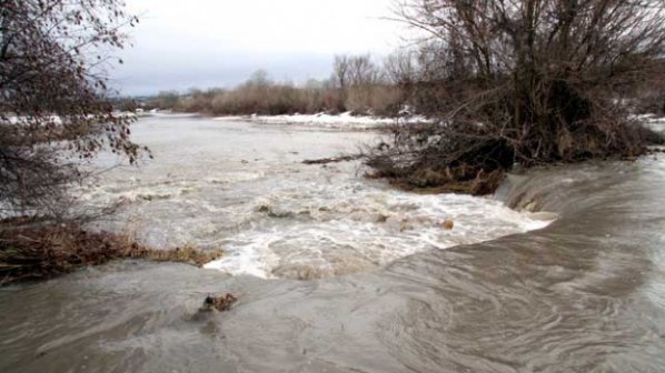 В Добрич очакват приливна вълна, откриха трета жертва на наводнението (обновена+видео)