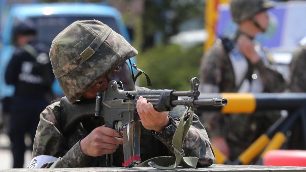 Хванаха южнокорейски войник, убил 5-ма колеги