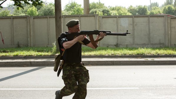 Сепаратистите в Източна Украйна спряха огъня до 27 юни (обновена)