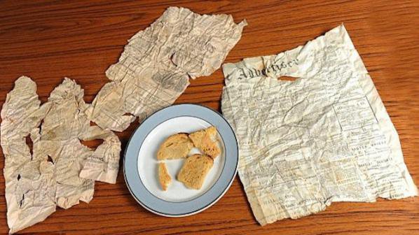 Откриха идеално запазени филии хляб на 118 години