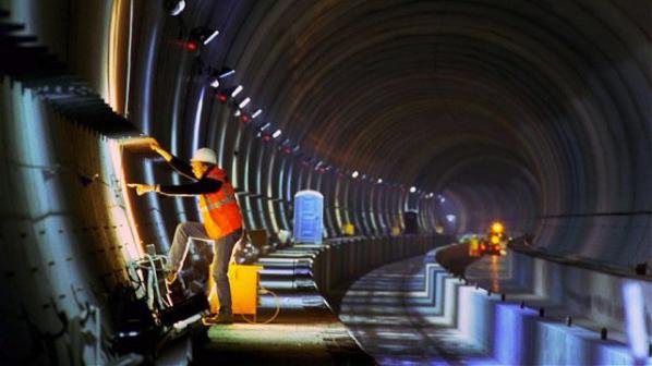 Авария затрудни железопътния трафик в тунела под Ламанша