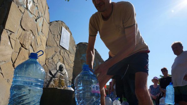 Наглост: Село не плаща за вода - съседно село е на воден режим