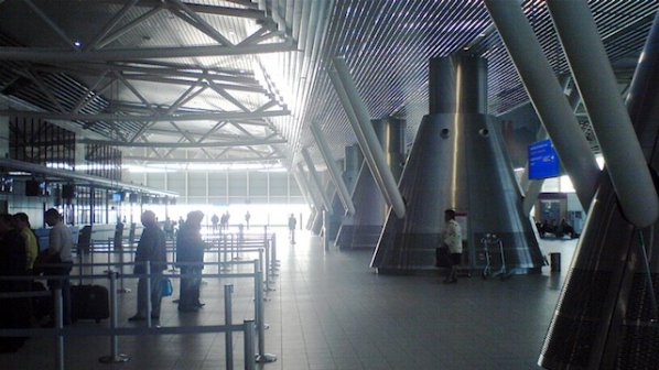 Уволниха шефа на ВИП-терминала на Летище София
