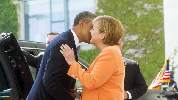 Обама и Меркел разговаряха по телефона за пръв път след скандалите за шпионаж