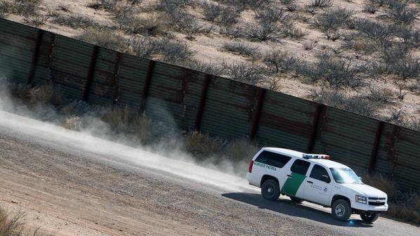 Губернаторът на Тексас изпраща щатската Национална гвардия на границата с Мексико