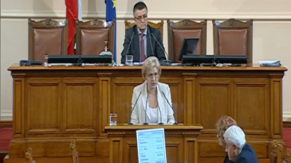 Менда Стоянова: Истината за държавните финанси скоро ще лъсне