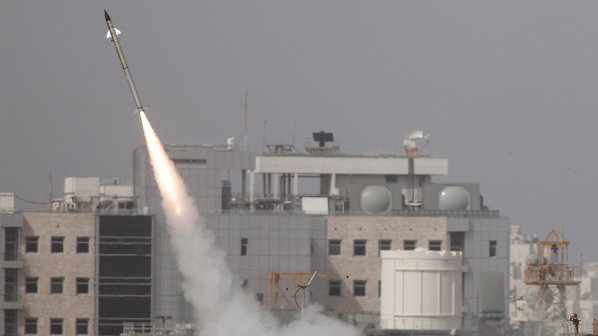 Най-малко 15 убити след израелски ракетен удар по училище в Газа