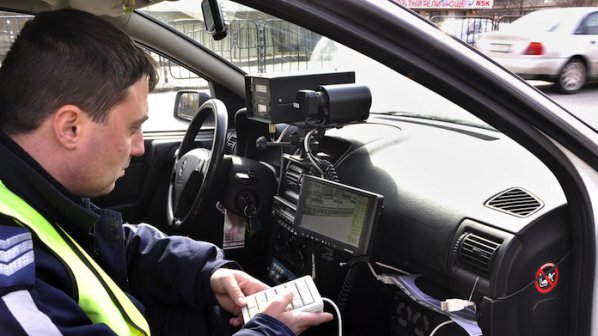 8000 полицаи дебнат по пътищата на България