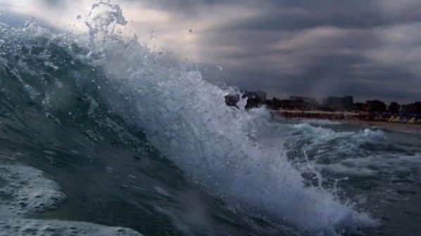 Опасно мъртво вълнение по Южното Черноморие