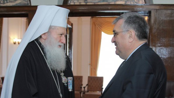 Премиерът Георги Близнашки посети патриарх Неофит (снимка)