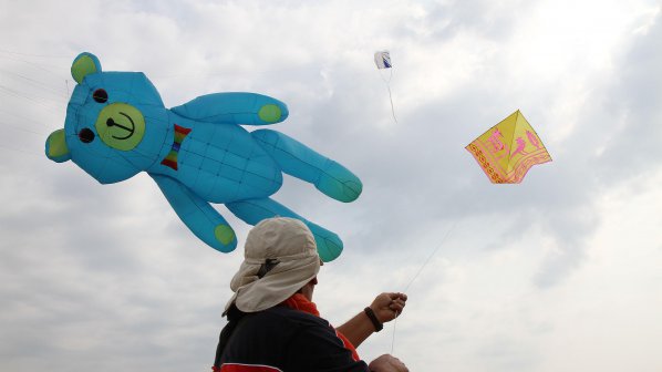 Парад на хвърчилата радва варненци (снимки)