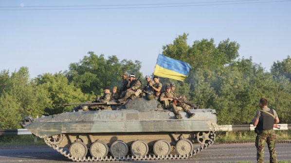 Украинската артилерия удари руските БТР-и, навлезли на нейна територия (обновена)