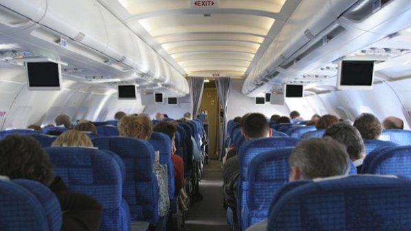 Най-странните причини за аварийно кацане на самолети