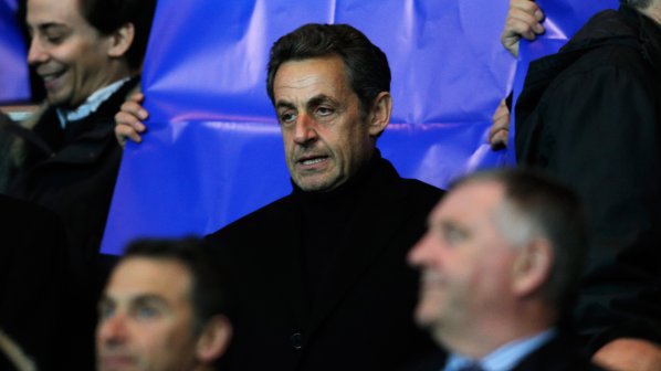 И Саркози имал проблеми с книга, разказваща за годините му като президент