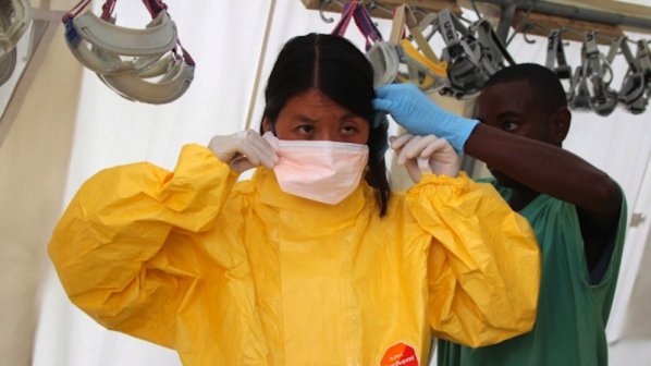 &quot;Лекари без граница&quot;: Светът губи битката с ебола