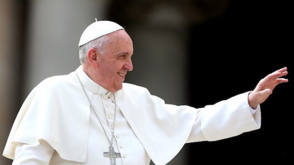 Първото посещение на папа Франциск в Европа - в Албания