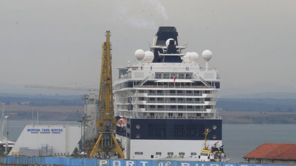 За първи път голям круизен кораб качва пасажери от Бургас
