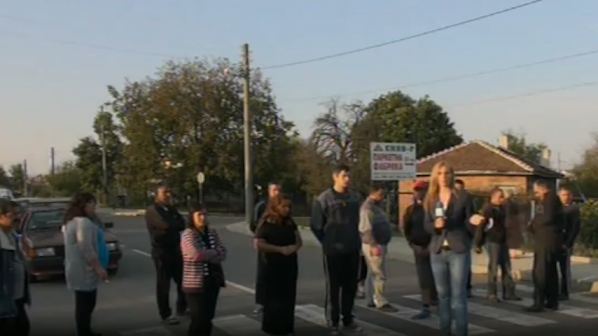 Жителите на село Крушевец блокираха главния път с искане за справедливост