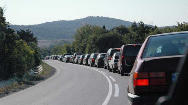 Тапа от автомобили се е образувала на входа на София