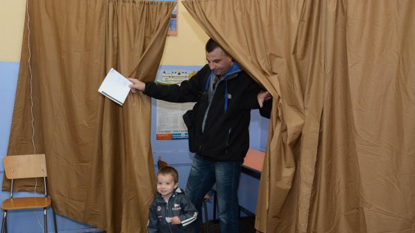 19.08% избирателна активност в Пловдив към 13.00 часа