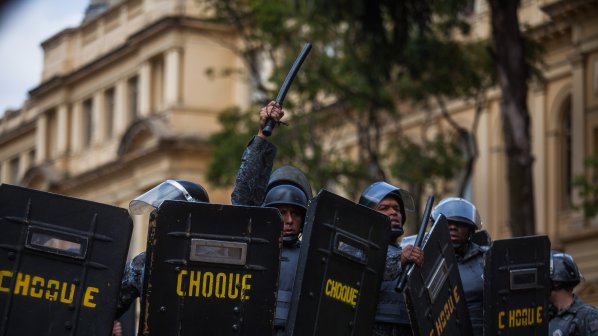 Бразилец заплашва да взриви хотел, иска оставката на Дилма Русеф