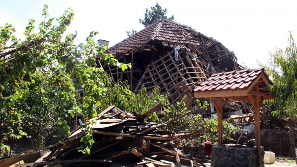 НГК „Природата за хората и регионите” дари сглобяемо бунгало на пострадал от потопа в Мизия