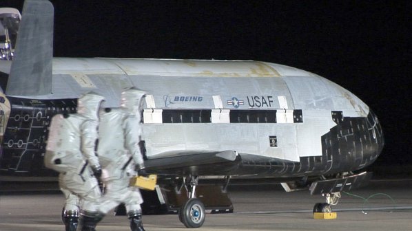 Американски безпилотен самолет се завърна след две години в неизвестност