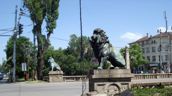 Борисов се похвали на Дол с ремонтирания „Лъвов мост“