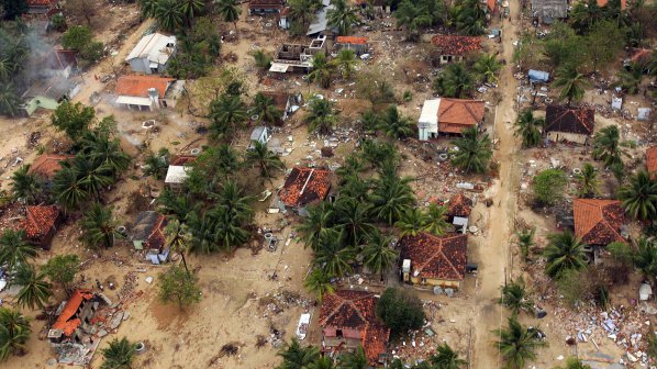 Кал и отломни затрупаха 100 души в Шри Ланка