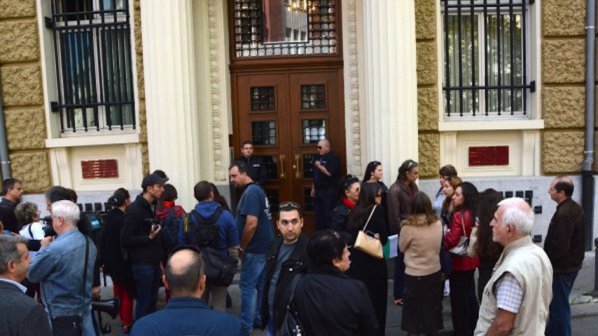 Протестът на вложителите в КТБ приключи след опит за нахлуване