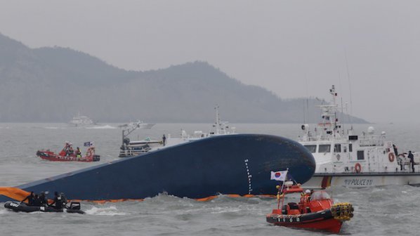 Смъртна присъда заплашва капитана на южнокорейския ферибот, погубил над 300 души
