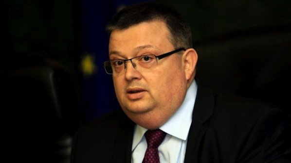 Цацаров ще поиска имунитетите на поне 7 депутати и 1 евродепутат