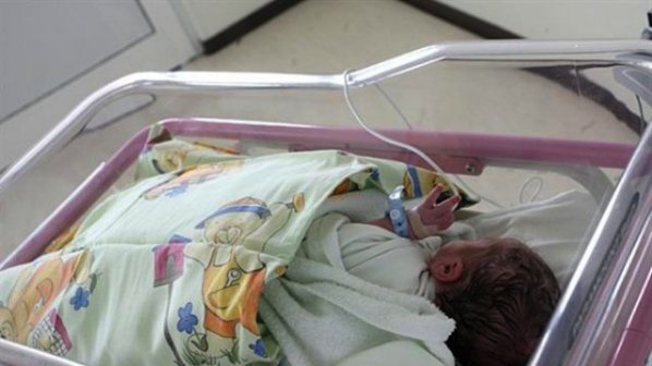 Кмет дава по 100 лева от заплатата си за новородено бебе