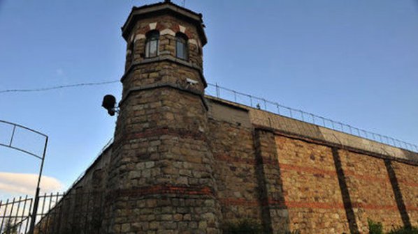 Сърбин въртял телефонни измами от Софийския затвор