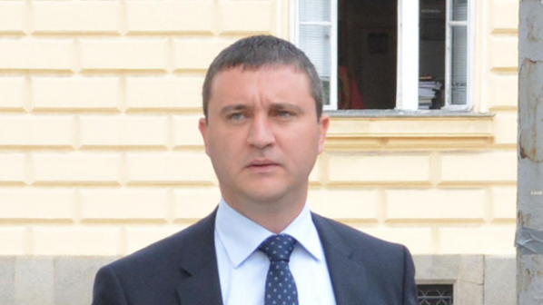 Горанов поиска подкрепа от Временната комисия по бюджет и финанси