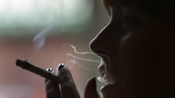 Лекар: Увеличава се броят на пушачите сред младите хора