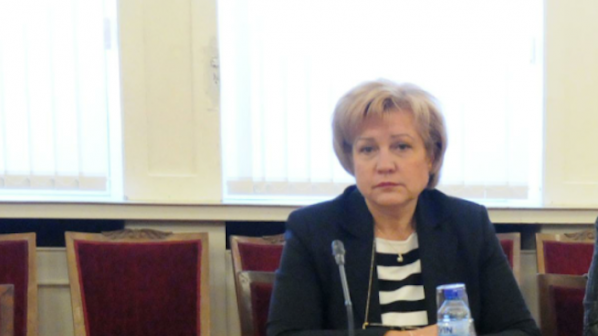 Менда Стоянова: За коледните добавки ще са необходими само 50 млн. лева (видео)