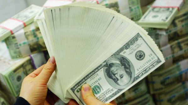 Курсът на долара за първи път надхвърли 50 рубли