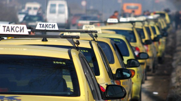 Провали се протестният поход на варненските таксиджии