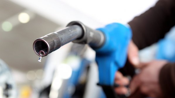 Бензинът пада под 2,08 лв. за литър