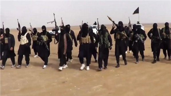 ИД започна масирано нападение срещу военно летище в Сирия